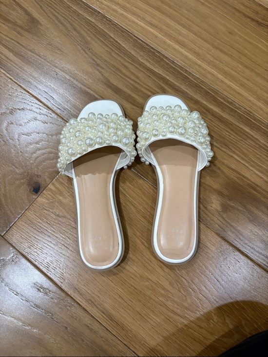a new day Shoes - Target A New Day 7.5 Bridal Sandals Pearl-Embellished White Slides Women’s